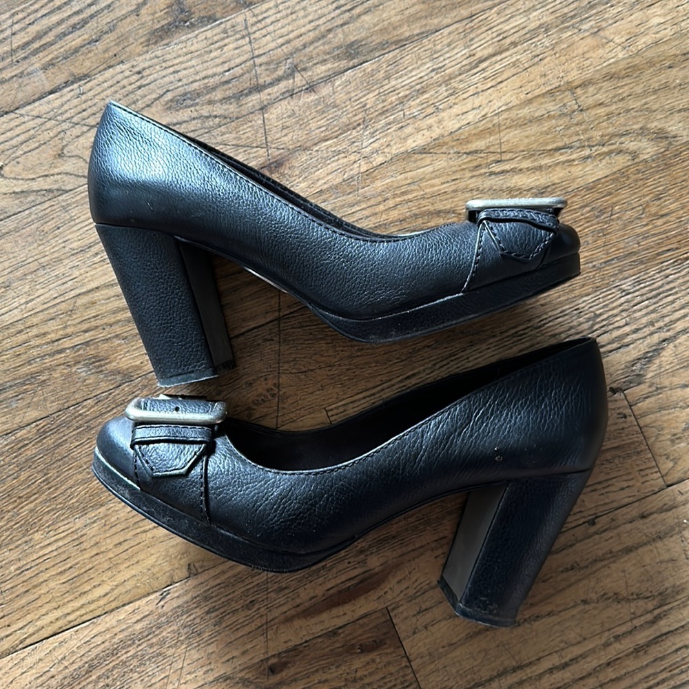 Fossil Chunky heels